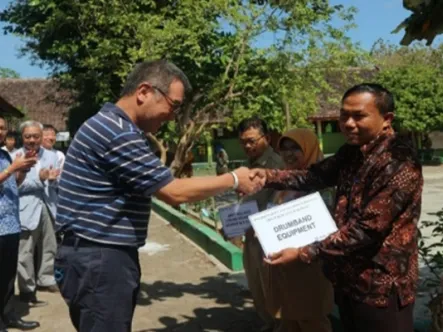 Donation to Elementary School at Paliyan, Yogyakarta
